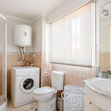 Center アパート トレモリノス